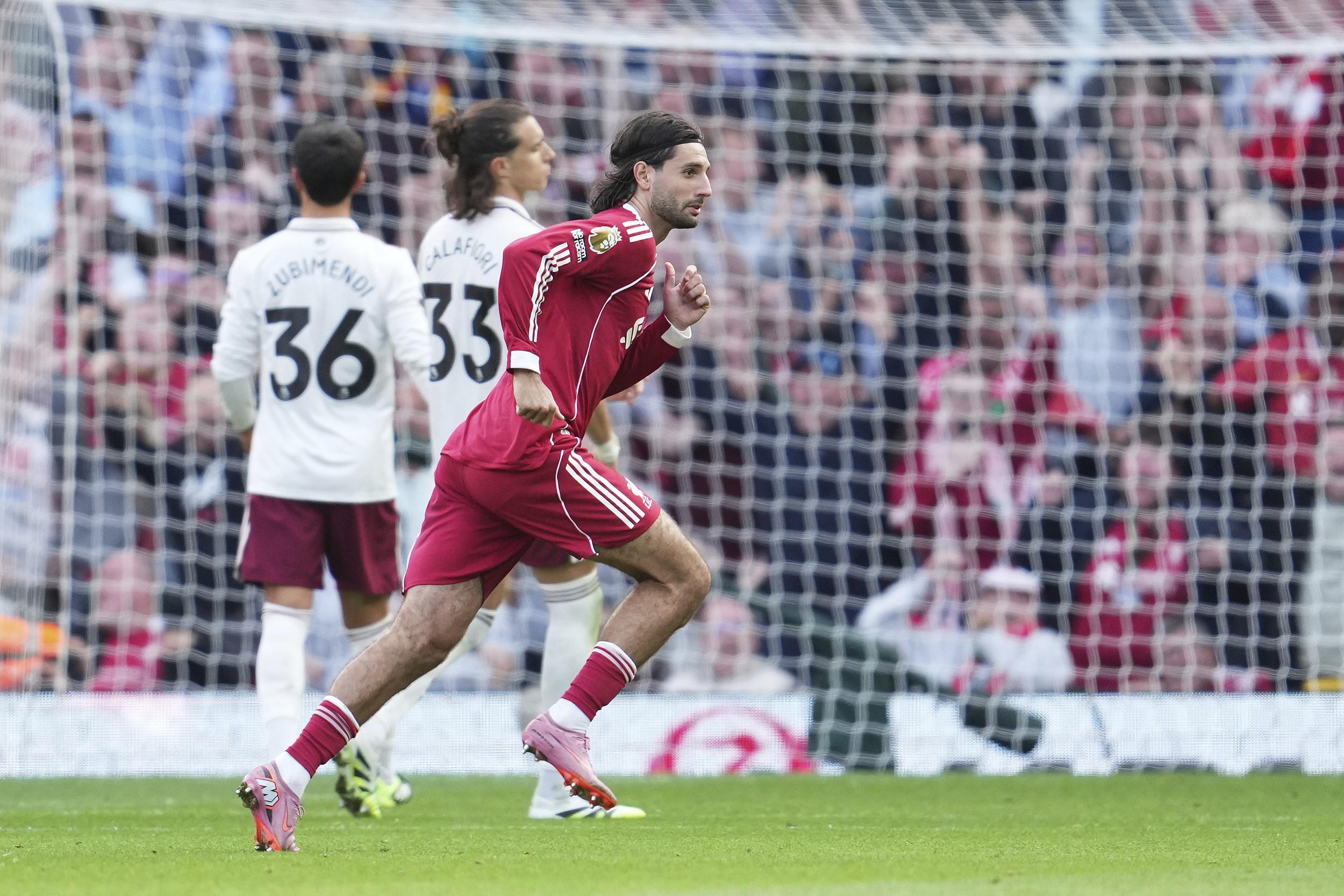 华体会官方网站入口-强强对话击败阿森纳，本赛季英超仅剩利物浦保持全胜